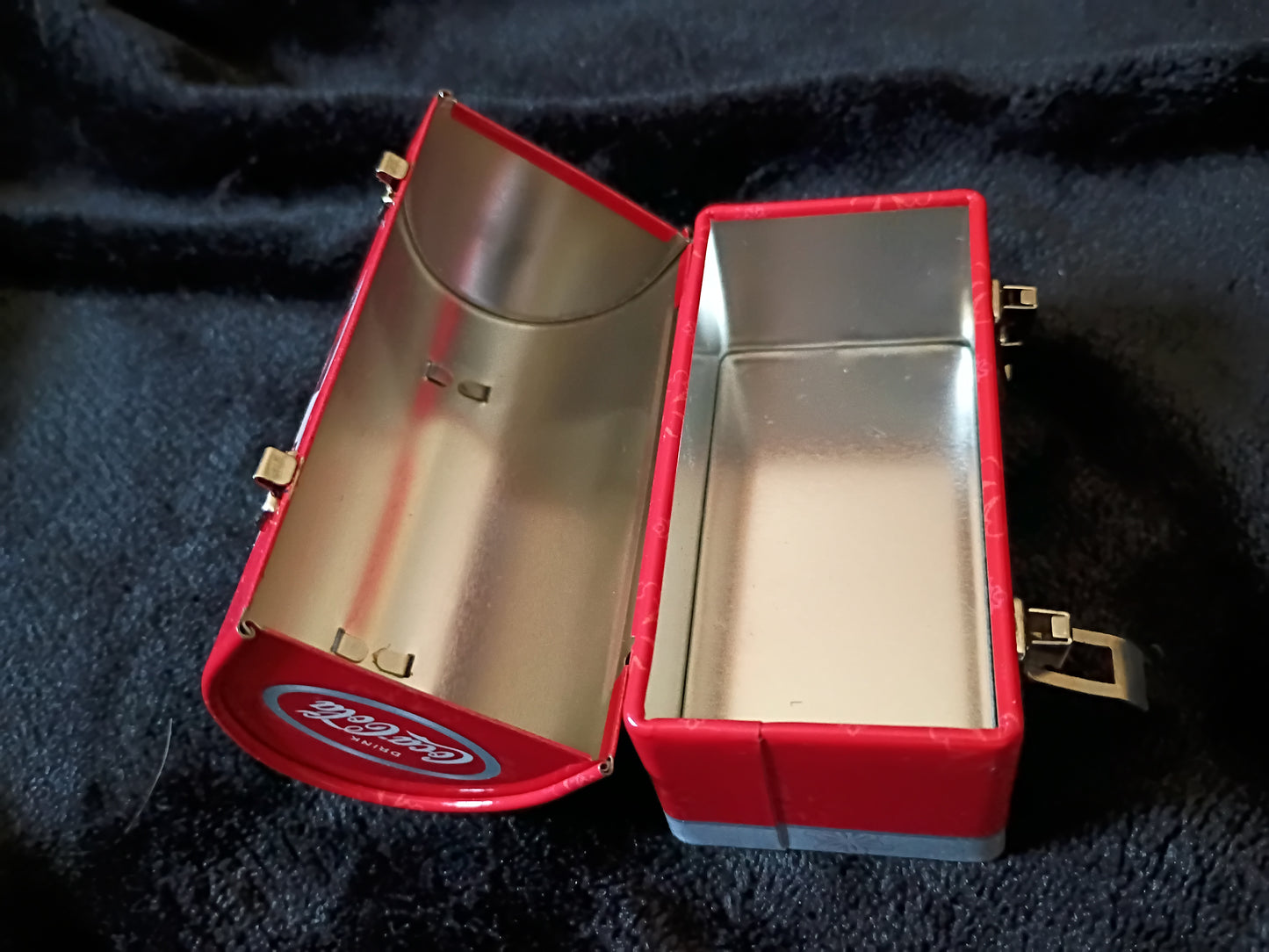 Curiosities: Coca Cola Mini Metal Lunchbox