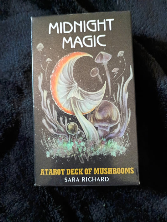 Divination: Midnight Magic Tarot Deck