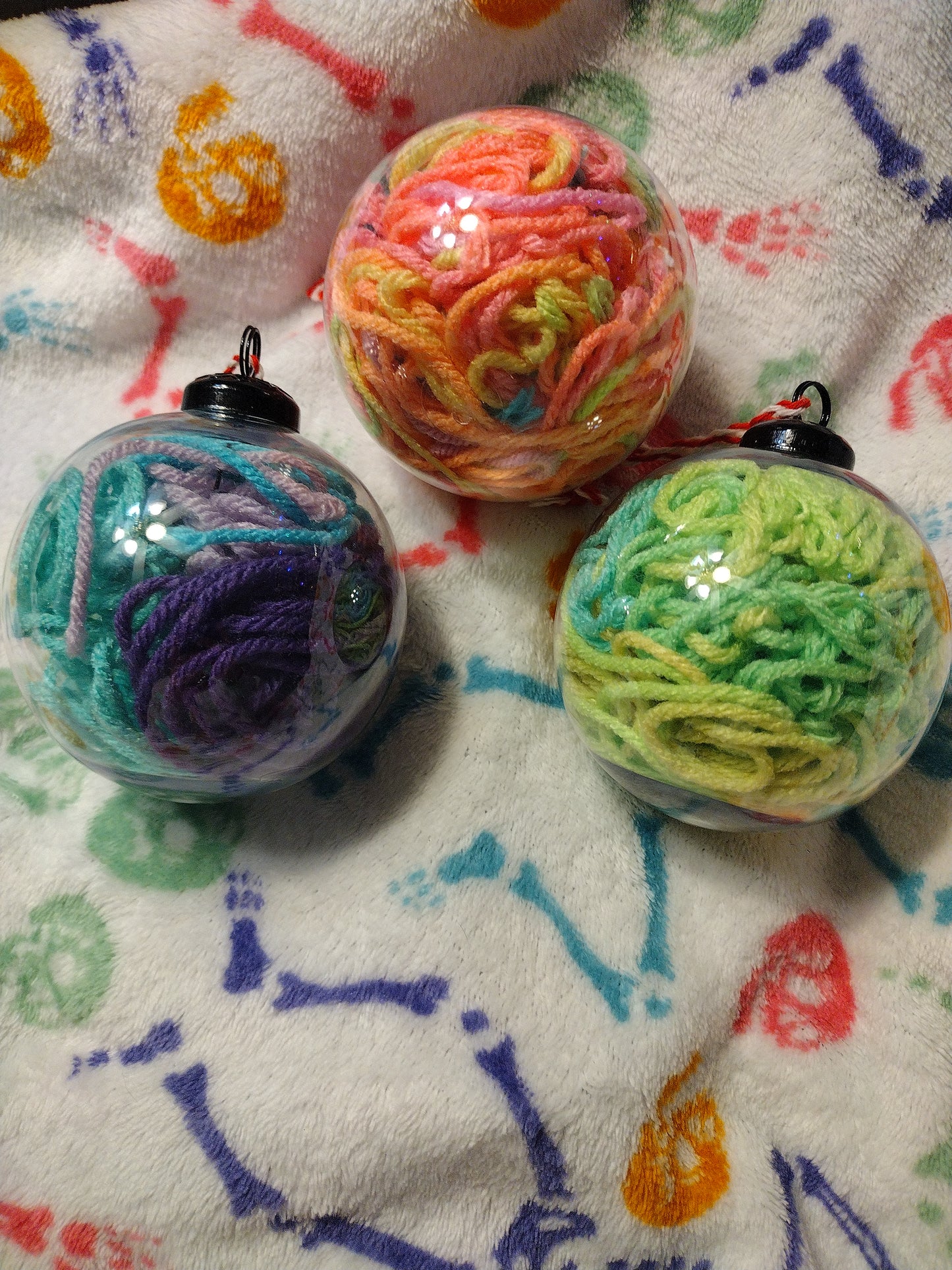 Curiosities: Yarn Scrap Ornaments