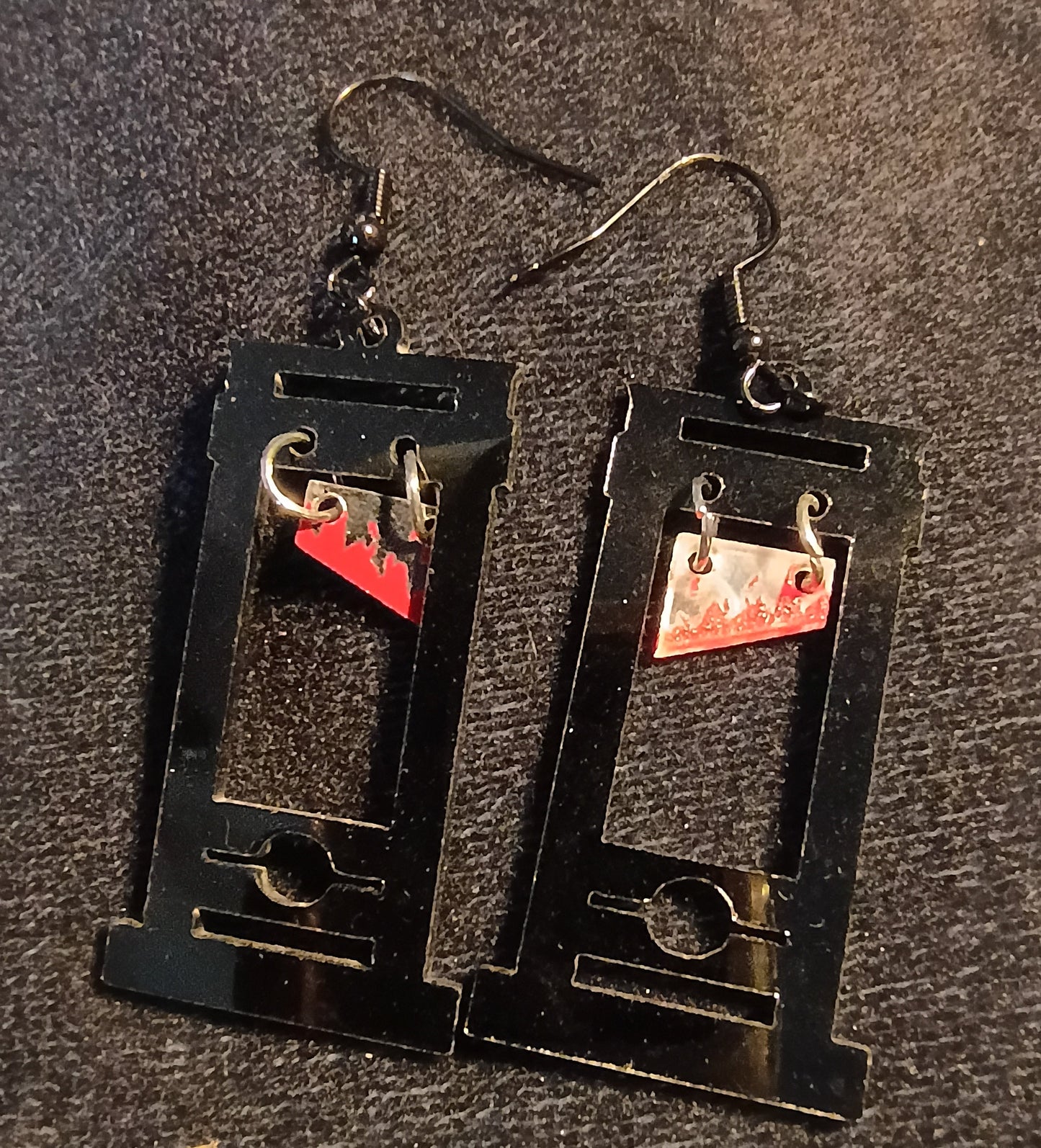 Jewelry: Weapon Earrings