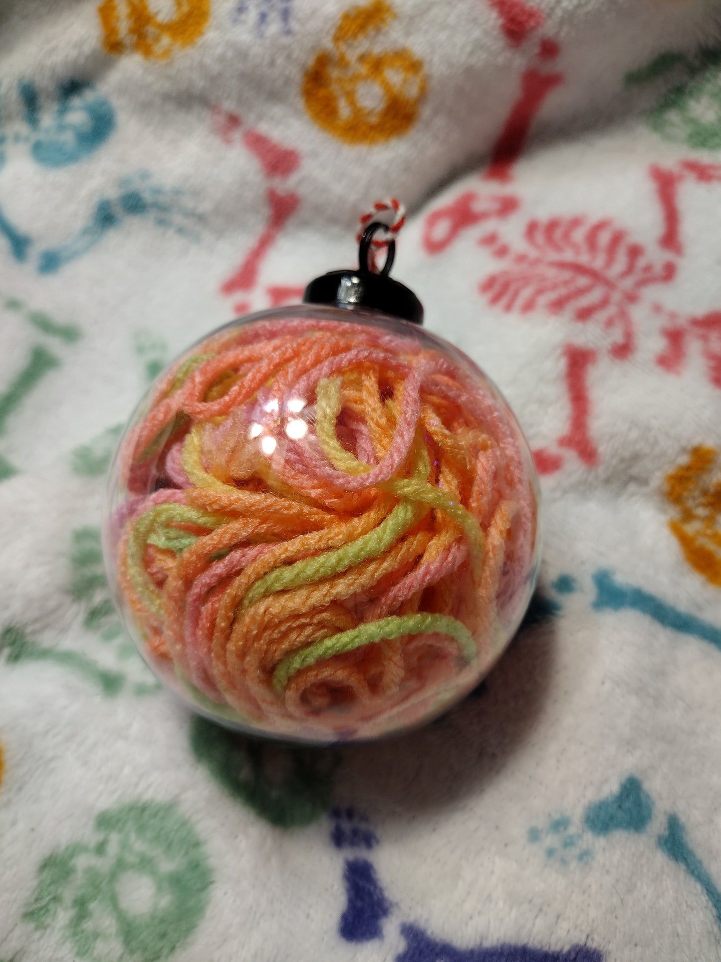 Curiosities: Yarn Scrap Ornaments
